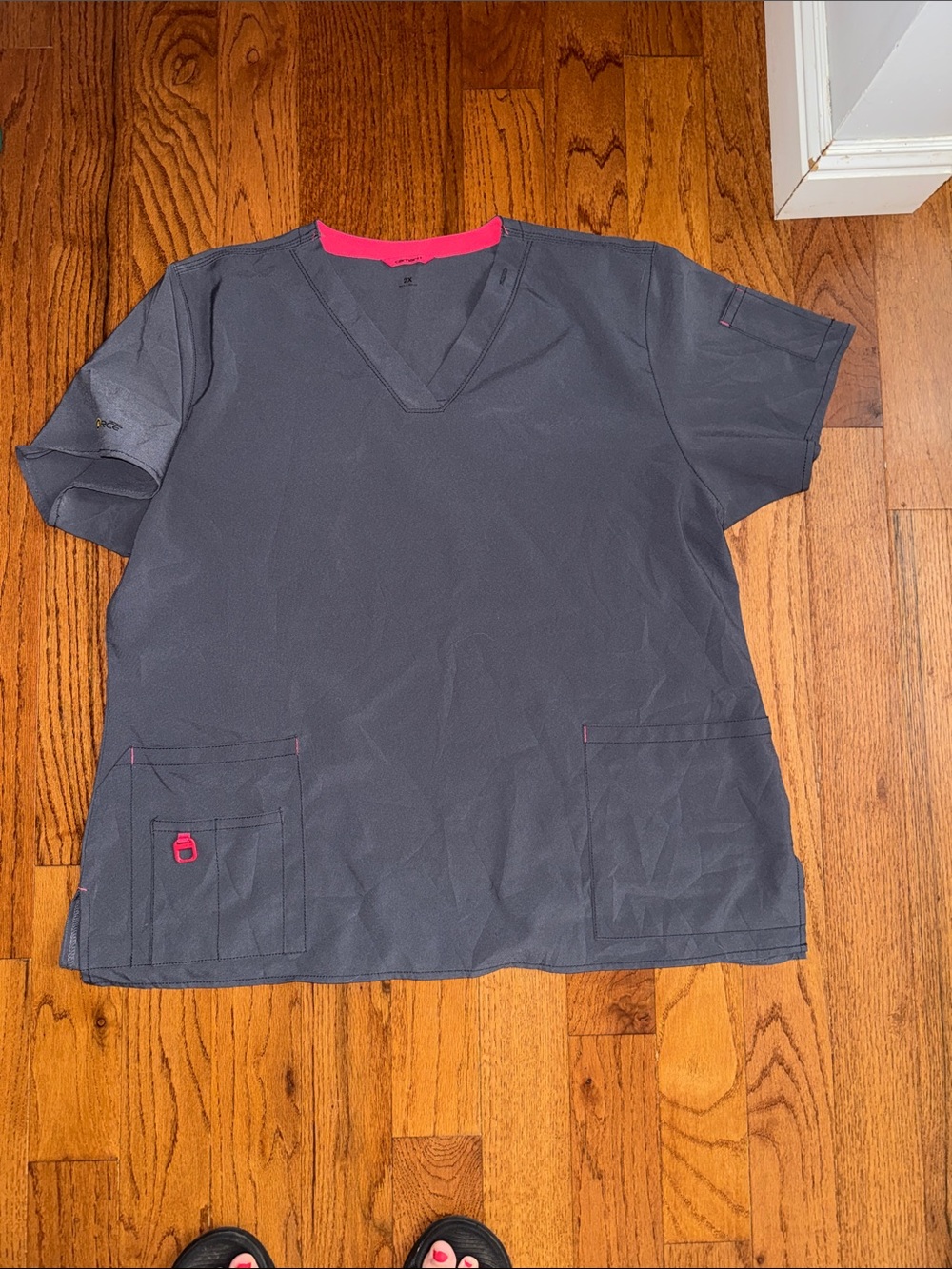 Carhartt Women's Short Sleeve V-Neck Scrub Top in Charcoal with Pink Trim
